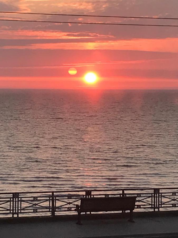 The Rutland Hotel Blackpool Bagian luar foto